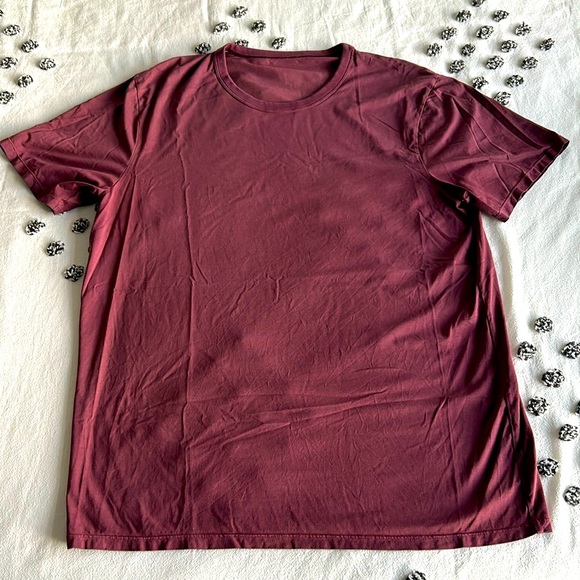 Lululemon T-Shirt - Picture 1 of 4